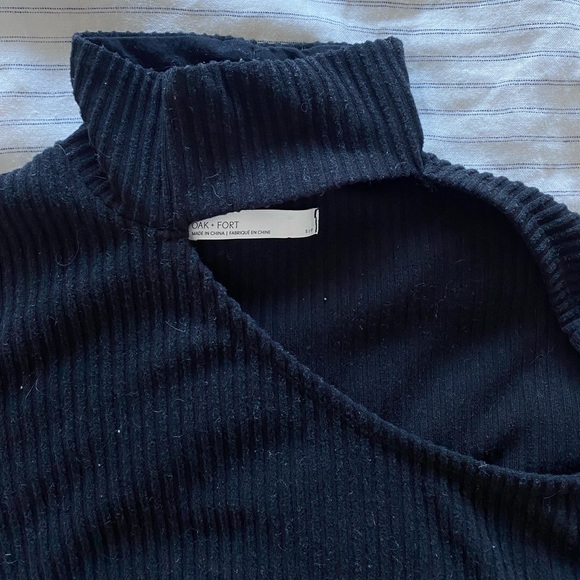 Cut-out knit top (worn once) - Picture 2 of 3